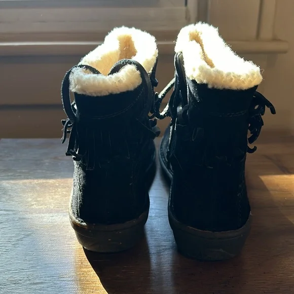 Ugg Boots - Picture 3 of 6